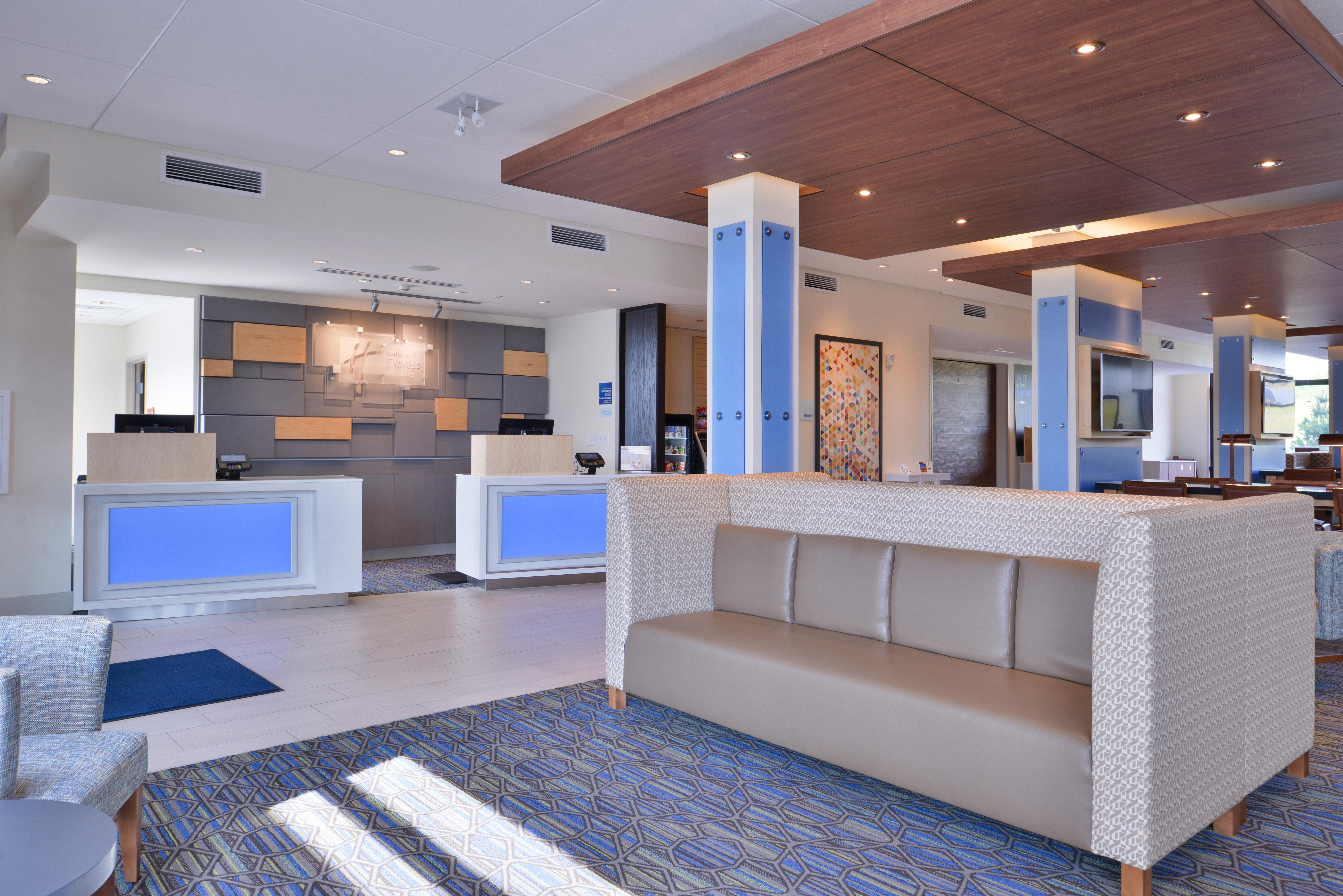 Hotel Holiday Express & - West By Ihg 3*